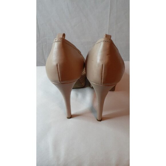 Heels - Picture 3 of 4